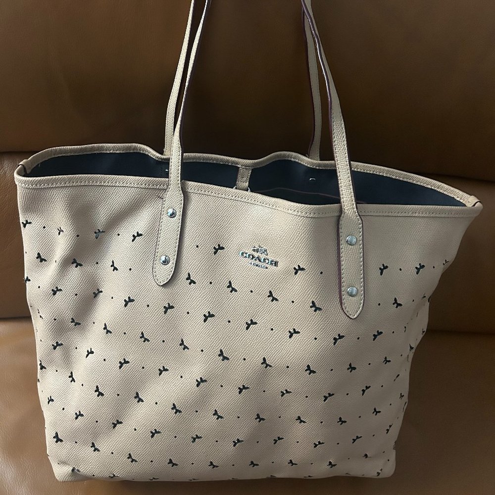 Coach Leather Shoulder Bag City Tote Perforated Butterfly F59345 Beechwood Tan